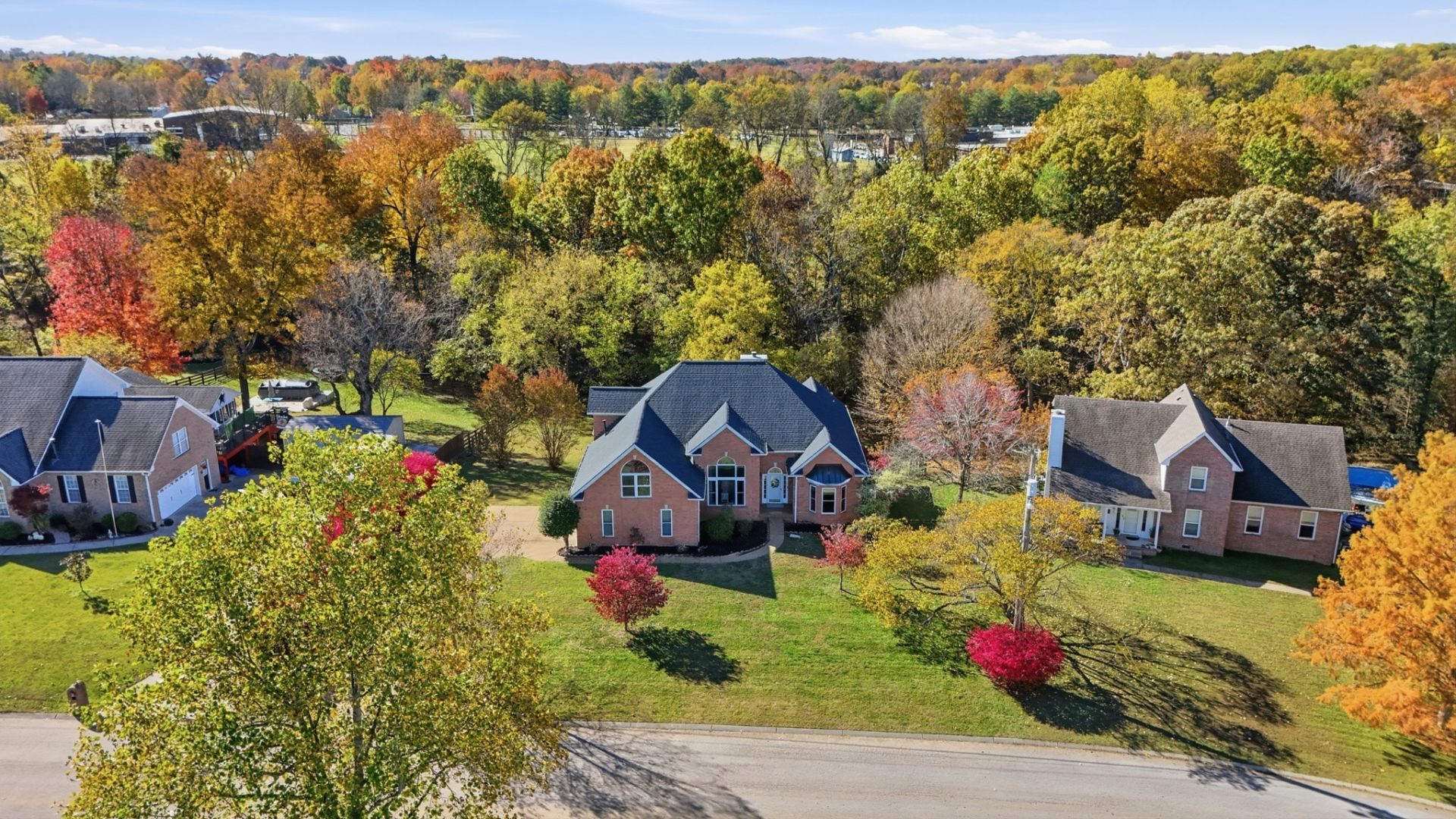 152 Covington Bnd, White House, TN 37188 Main Photo