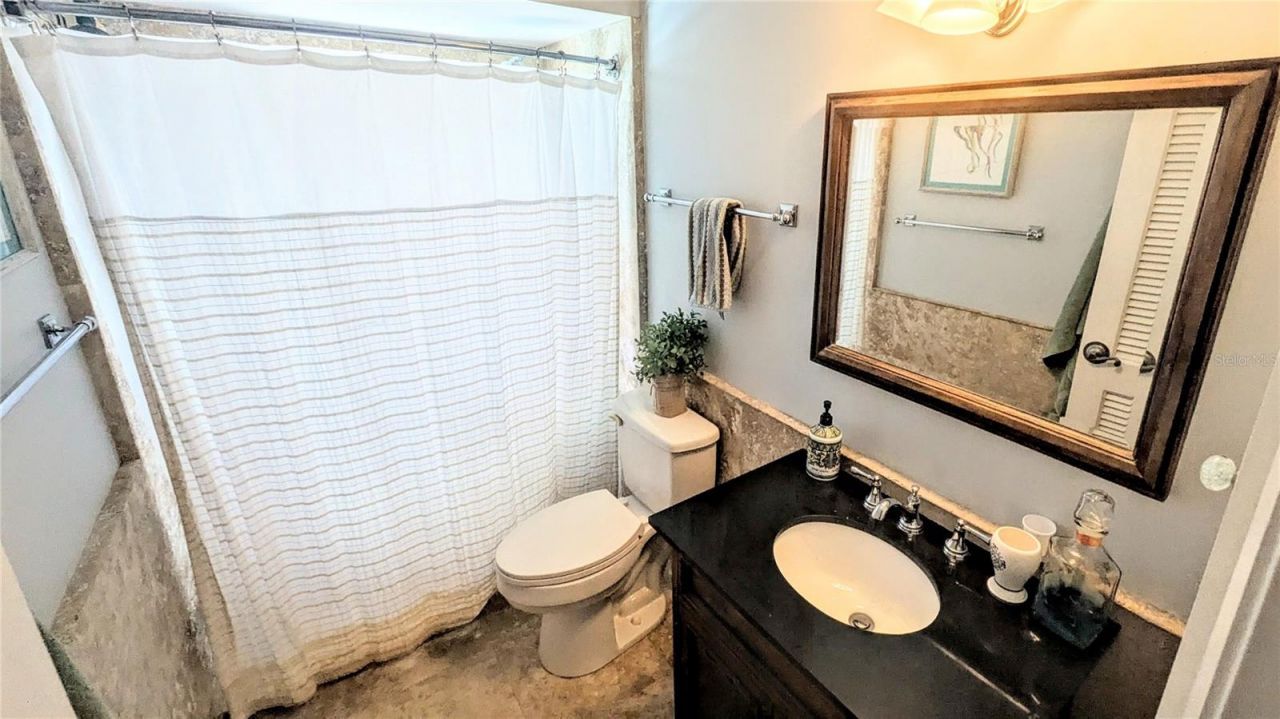 7477 Mariana Drive , Sarasota, FL 34231 Photo