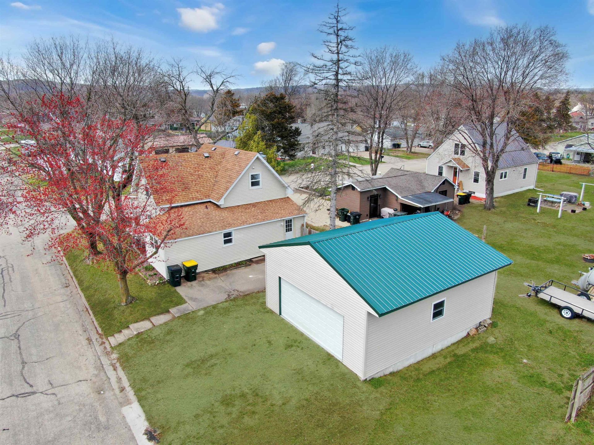 1222 S 7th Street, Prairie Du Chien, WI 53821 Main Photo