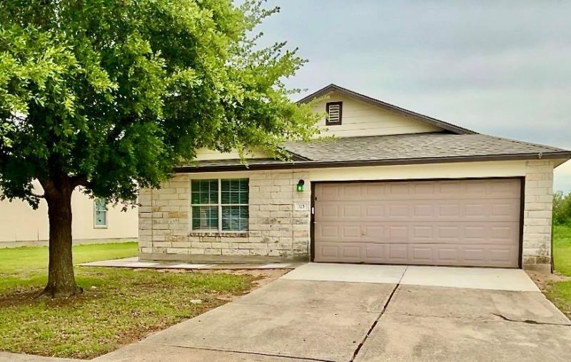 325 Brown St, Hutto, TX 78634 Main Photo