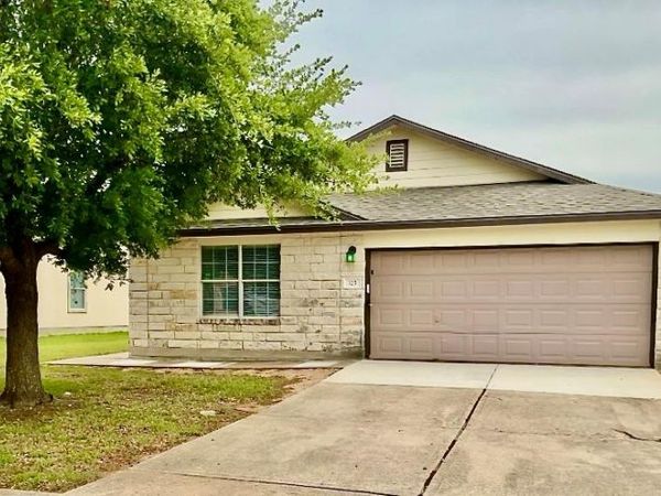 325 Brown ST, Hutto, TX 78634