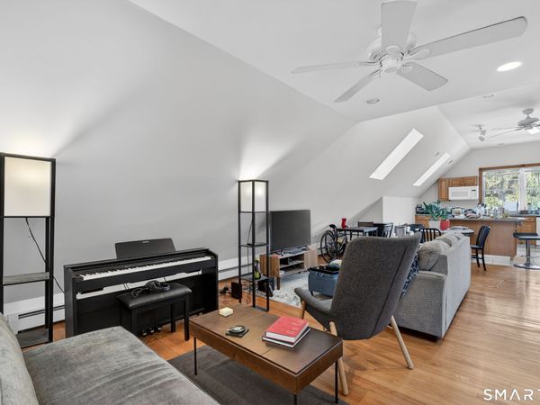 245 Edwards , Unit 3, New Haven, CT 06511