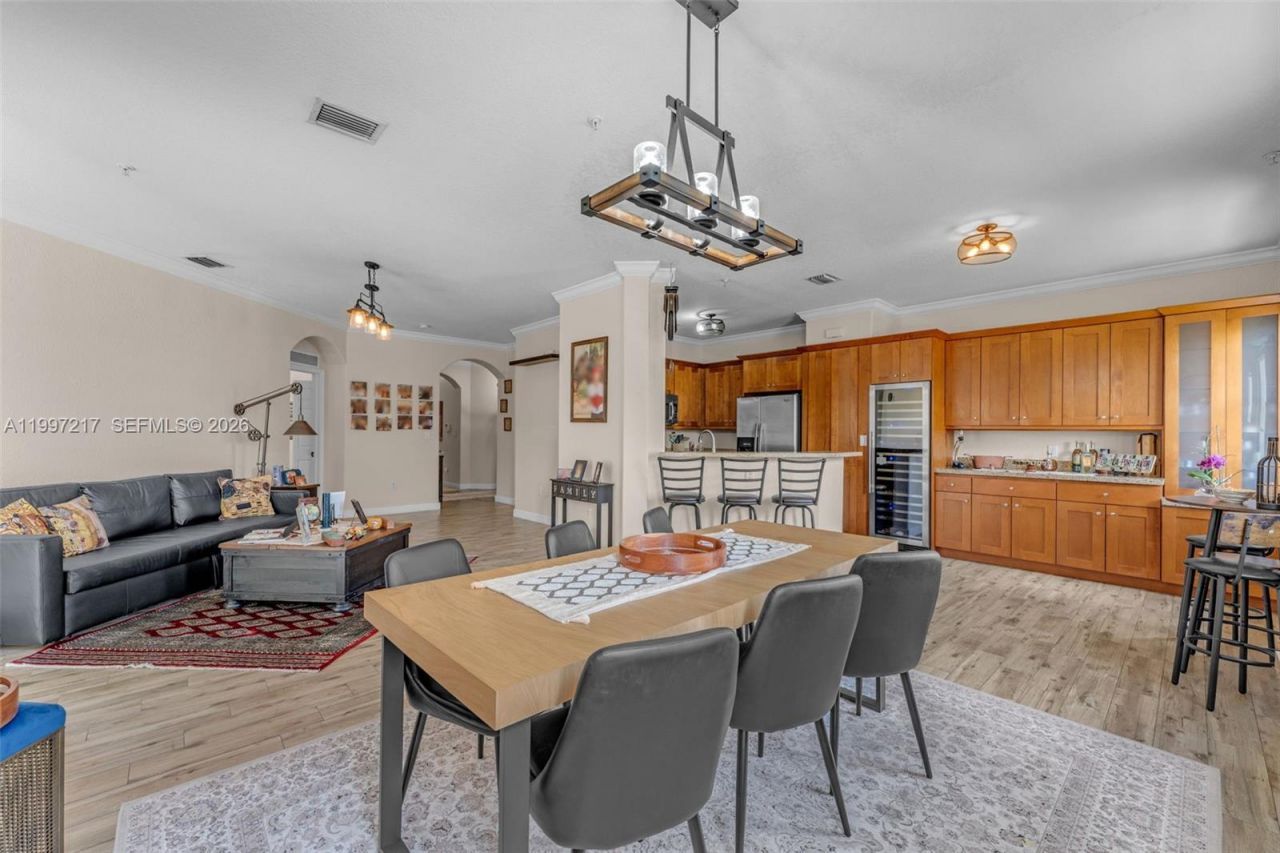 10012 NW 7th St, Unit 206, Miami, FL 33172 Photo