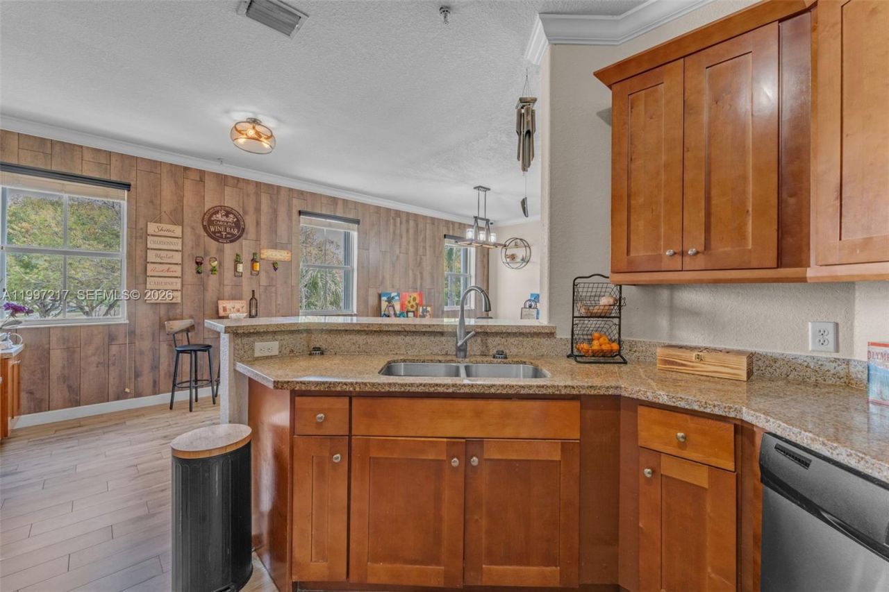 10012 NW 7th St, Unit 206, Miami, FL 33172 Photo