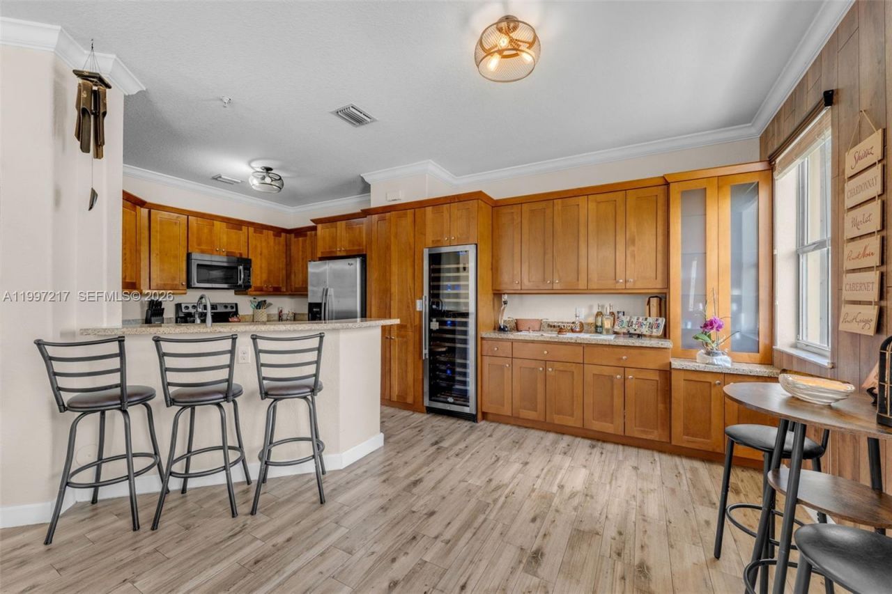 10012 NW 7th St, Unit 206, Miami, FL 33172 Photo