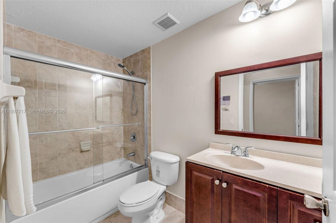 10012 NW 7th St, Unit 206, Miami, FL 33172 Photo