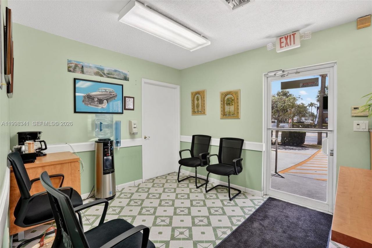 6701 SW 8th St , Miami, FL 33144 Photo