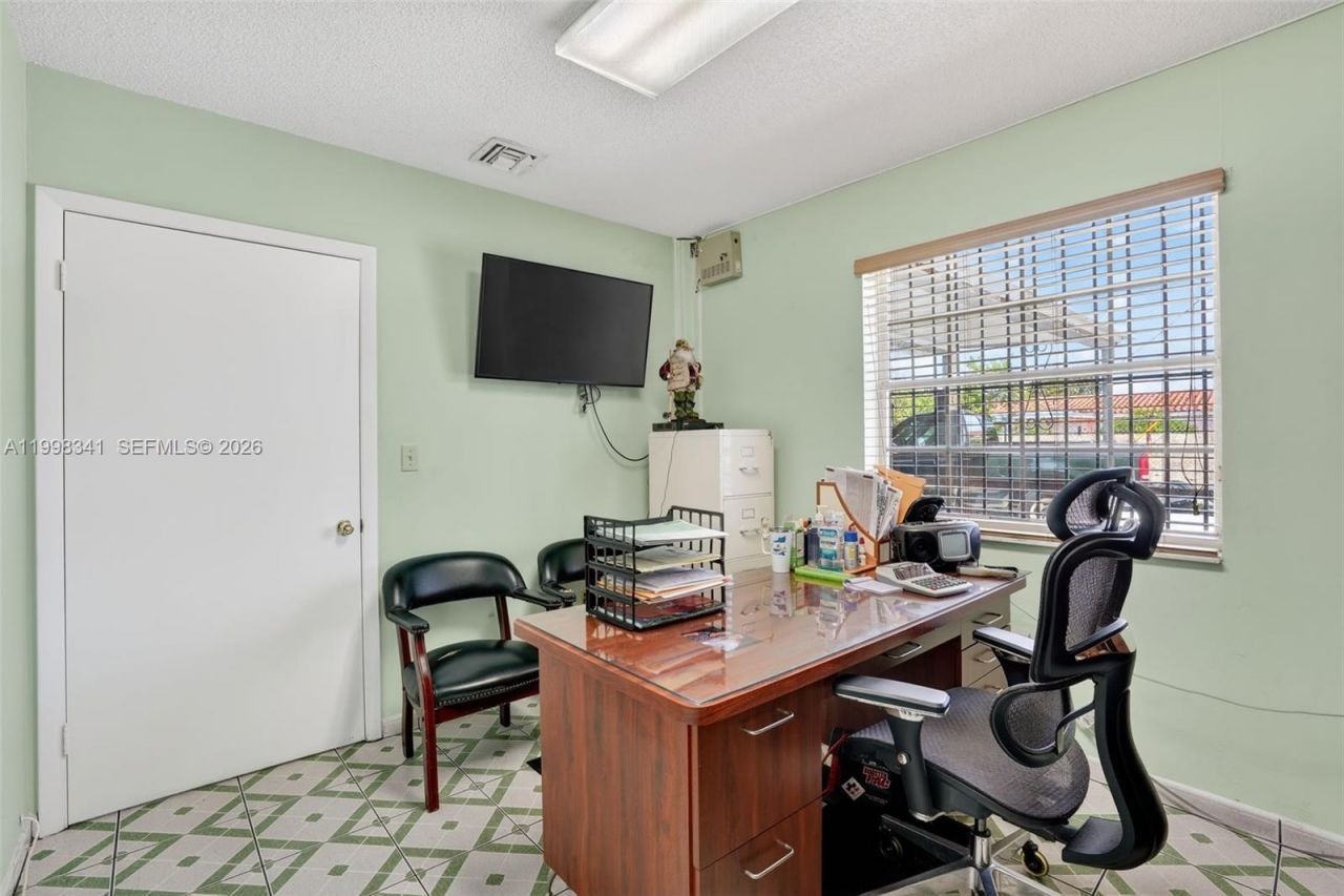 6701 SW 8th St , Miami, FL 33144 Photo