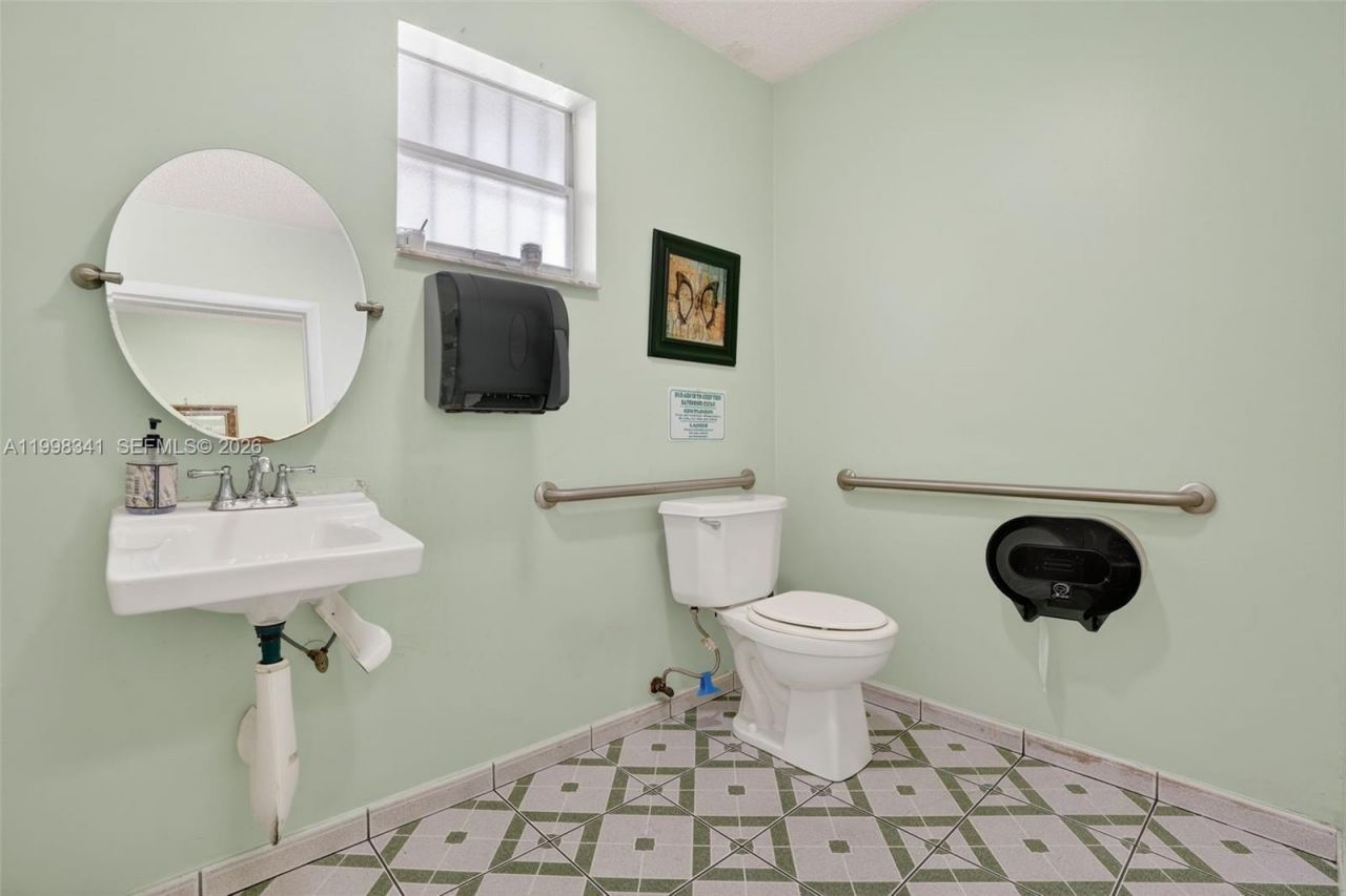 6701 SW 8th St , Miami, FL 33144 Photo