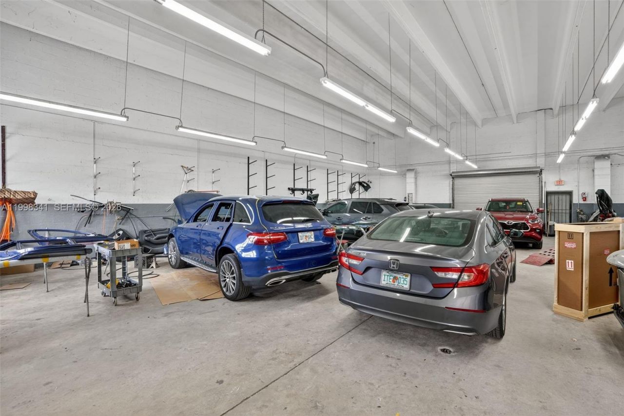 6701 SW 8th St , Miami, FL 33144 Photo