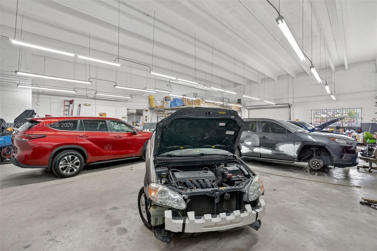 6701 SW 8th St , Miami, FL 33144 Photo