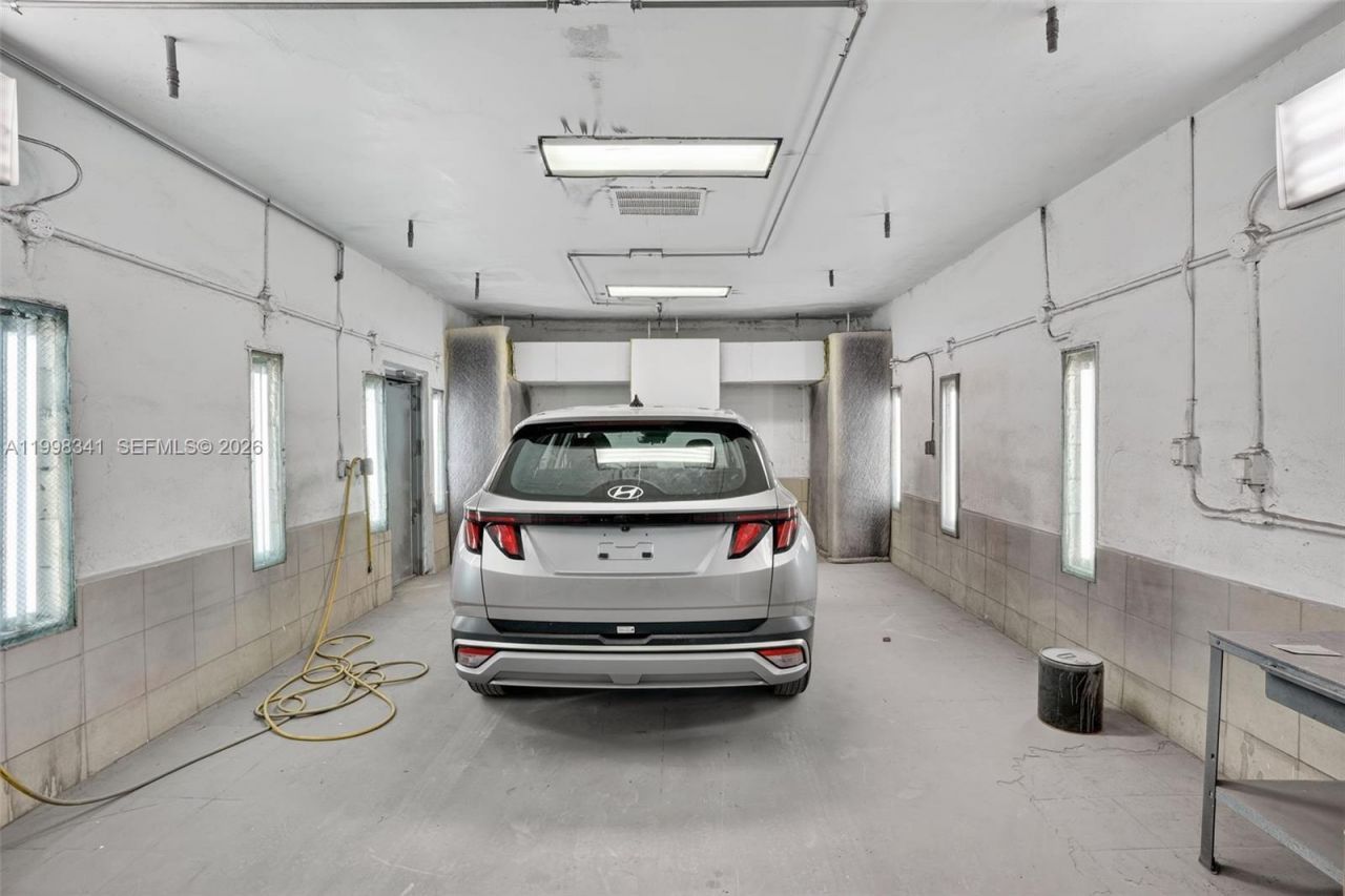 6701 SW 8th St , Miami, FL 33144 Photo