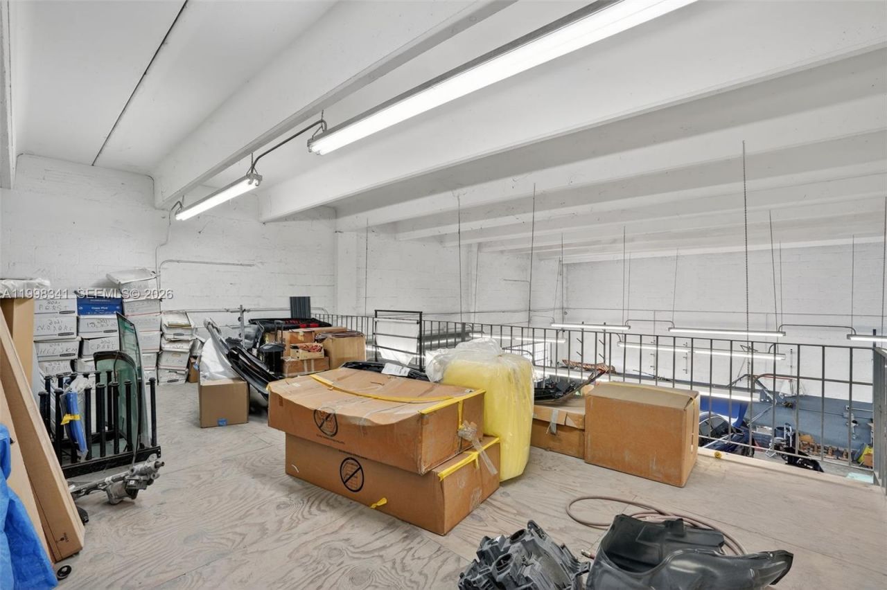 6701 SW 8th St , Miami, FL 33144 Photo