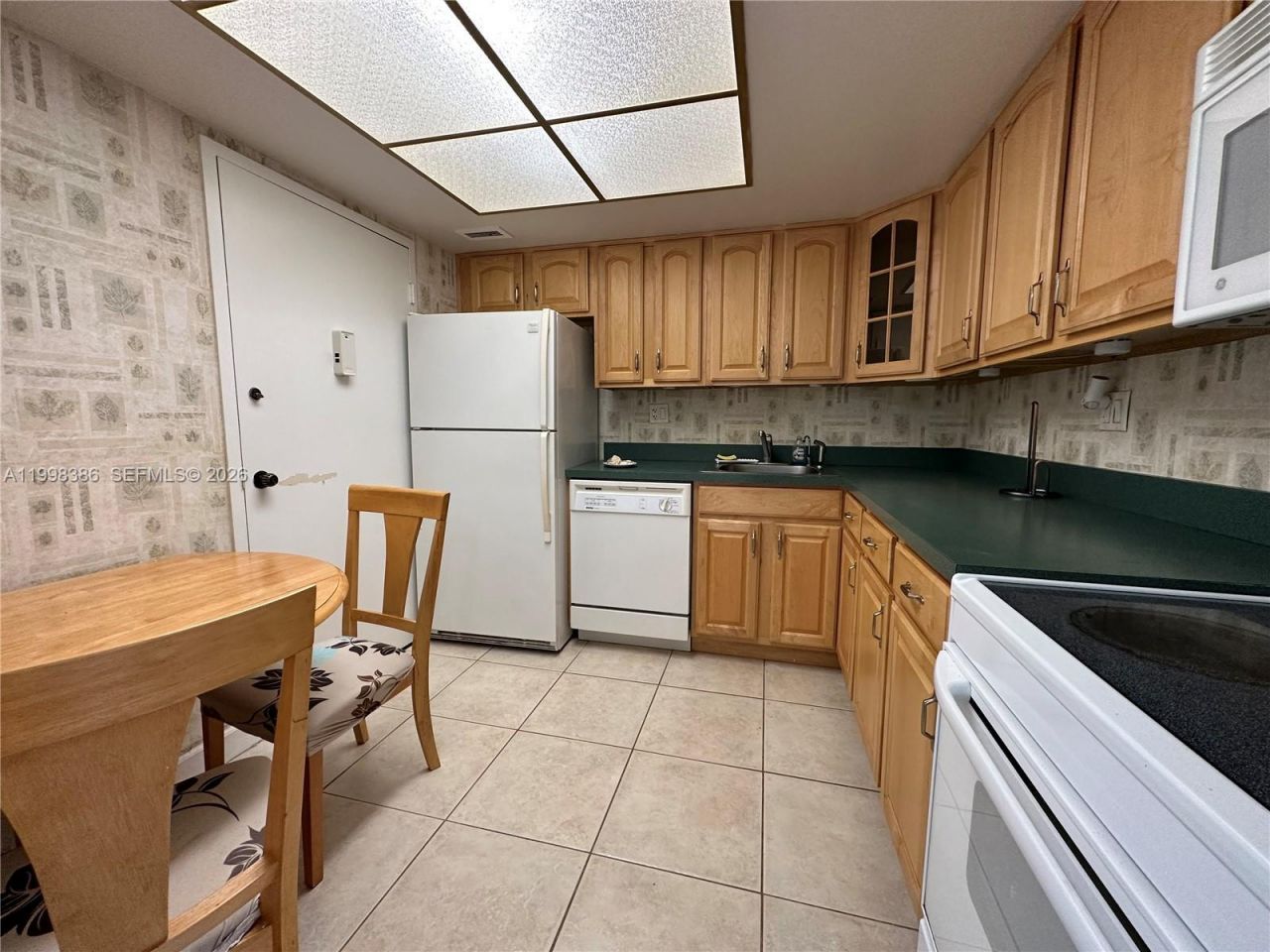 3180 S Ocean Dr, Unit 621, Hallandale Beach, FL 33009 Photo