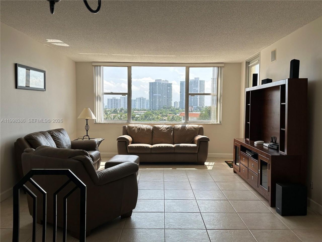 3180 S Ocean Dr, Unit 621, Hallandale Beach, FL 33009 Photo