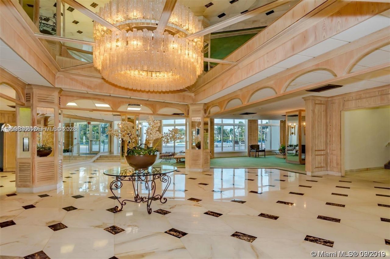 3180 S Ocean Dr, Unit 621, Hallandale Beach, FL 33009 Photo