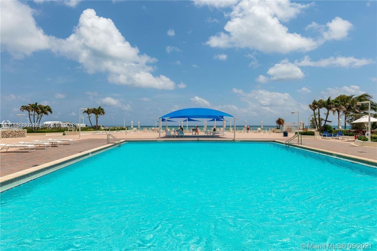 3180 S Ocean Dr, Unit 621, Hallandale Beach, FL 33009 Photo
