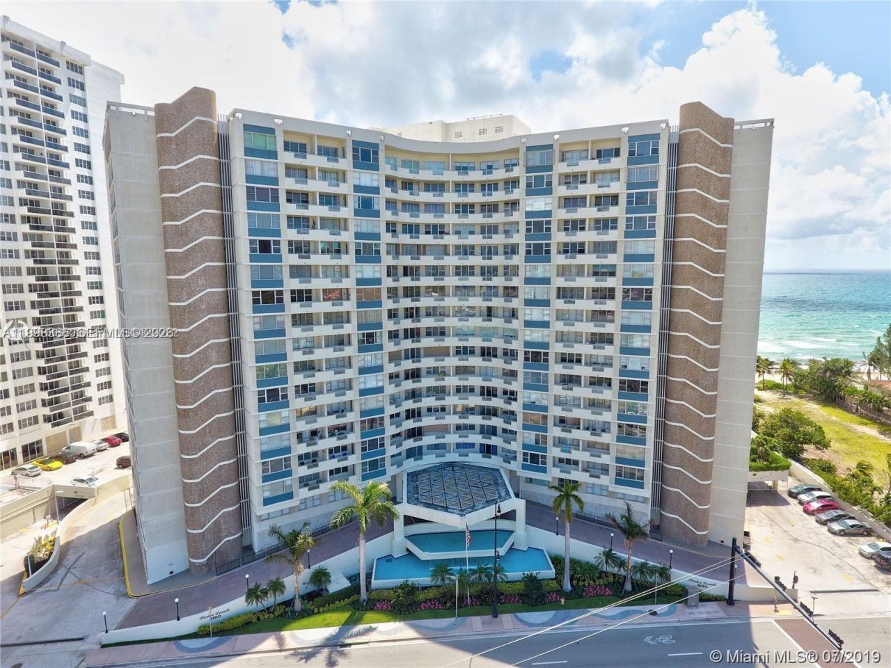 3180 S Ocean Dr, Unit 621, Hallandale Beach, FL 33009 Photo