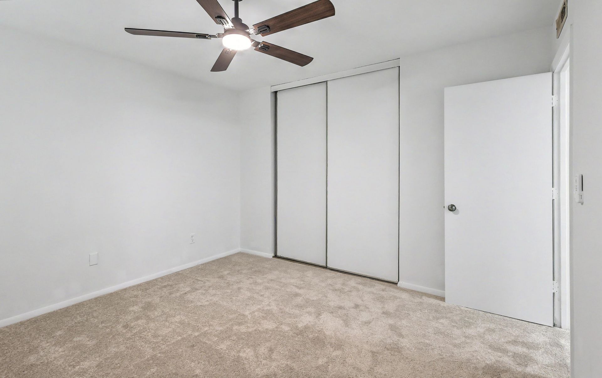 104 Tweed Court Photo 14