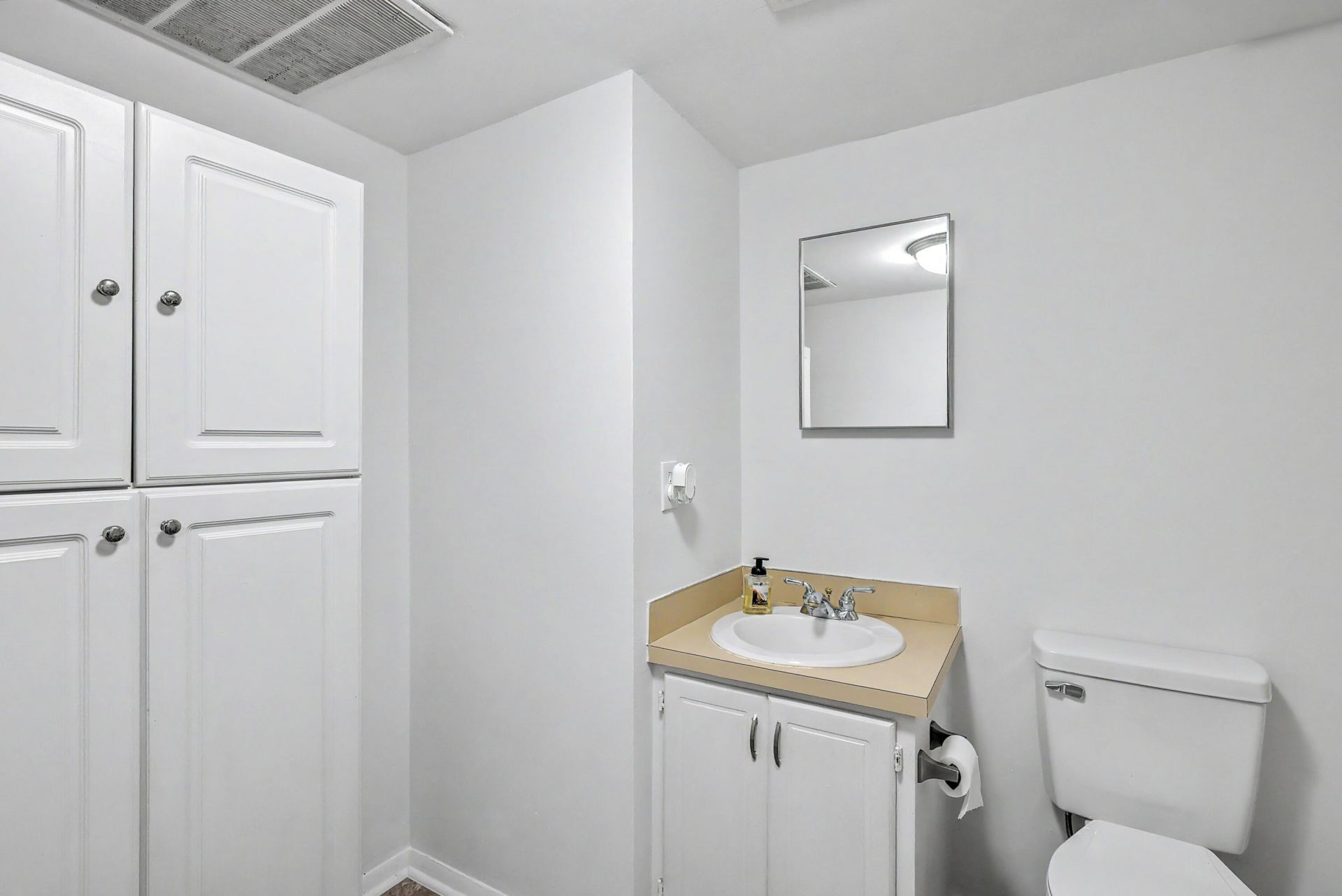 104 Tweed Court Photo 17