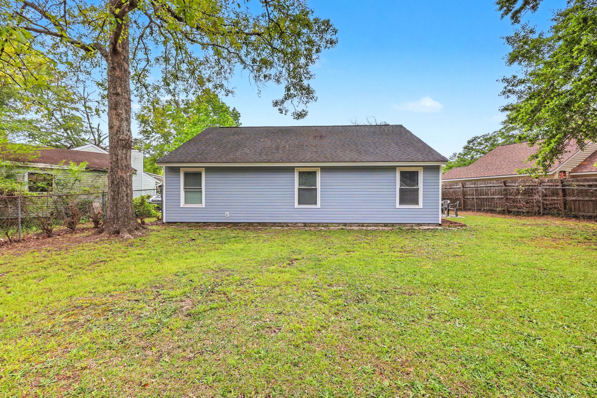 104 Tweed Court Photo 23