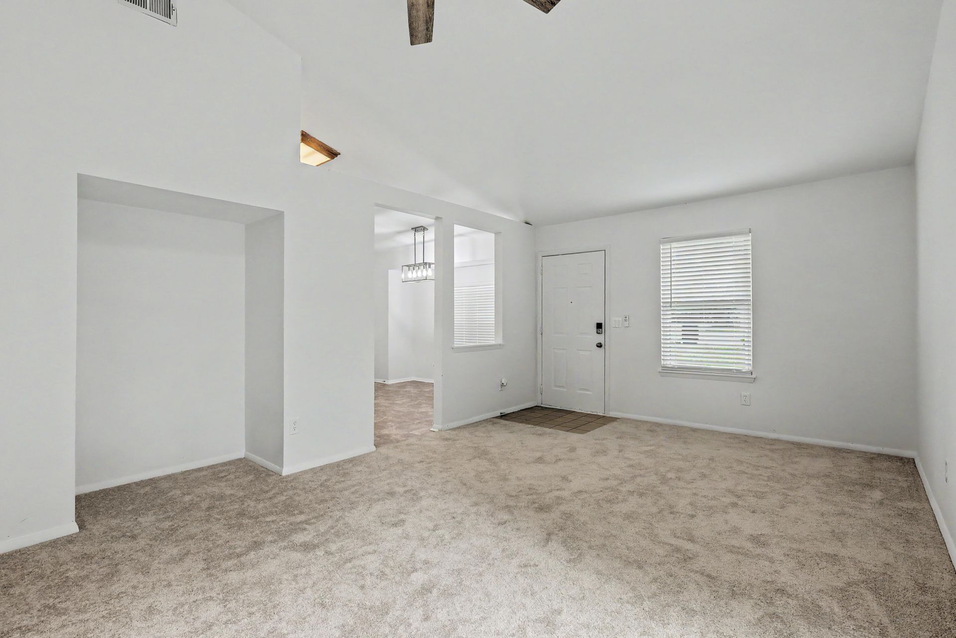 104 Tweed Court Photo 5