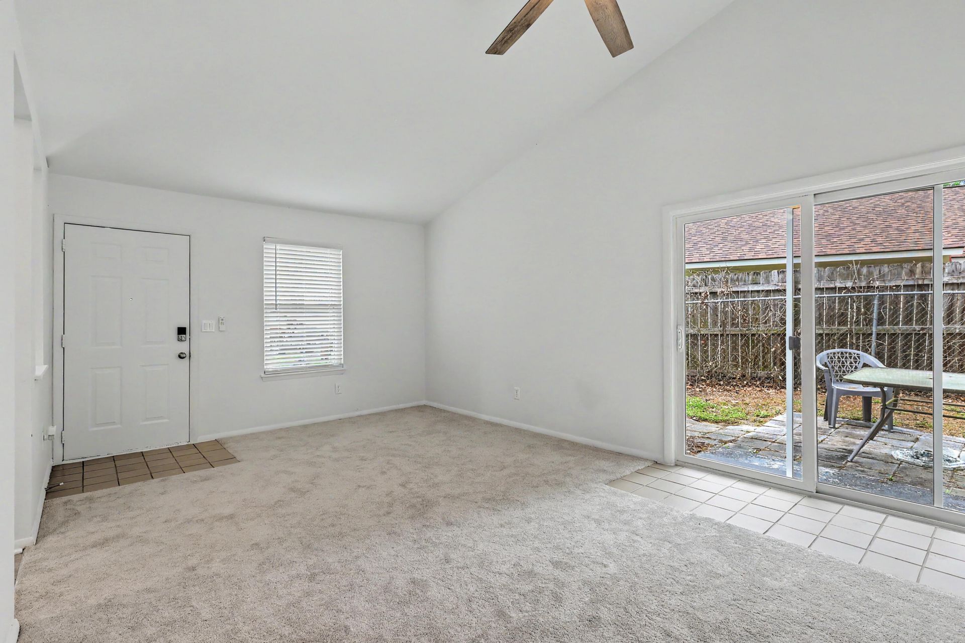 104 Tweed Court Photo 6