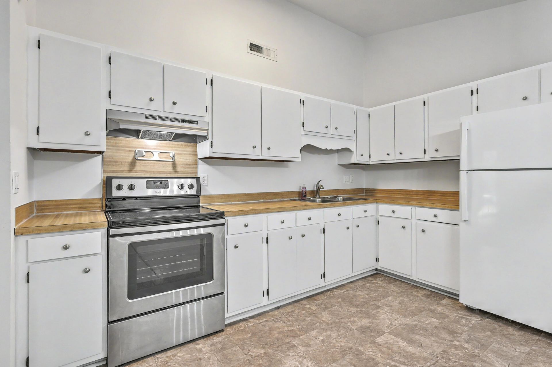 104 Tweed Court Photo 7