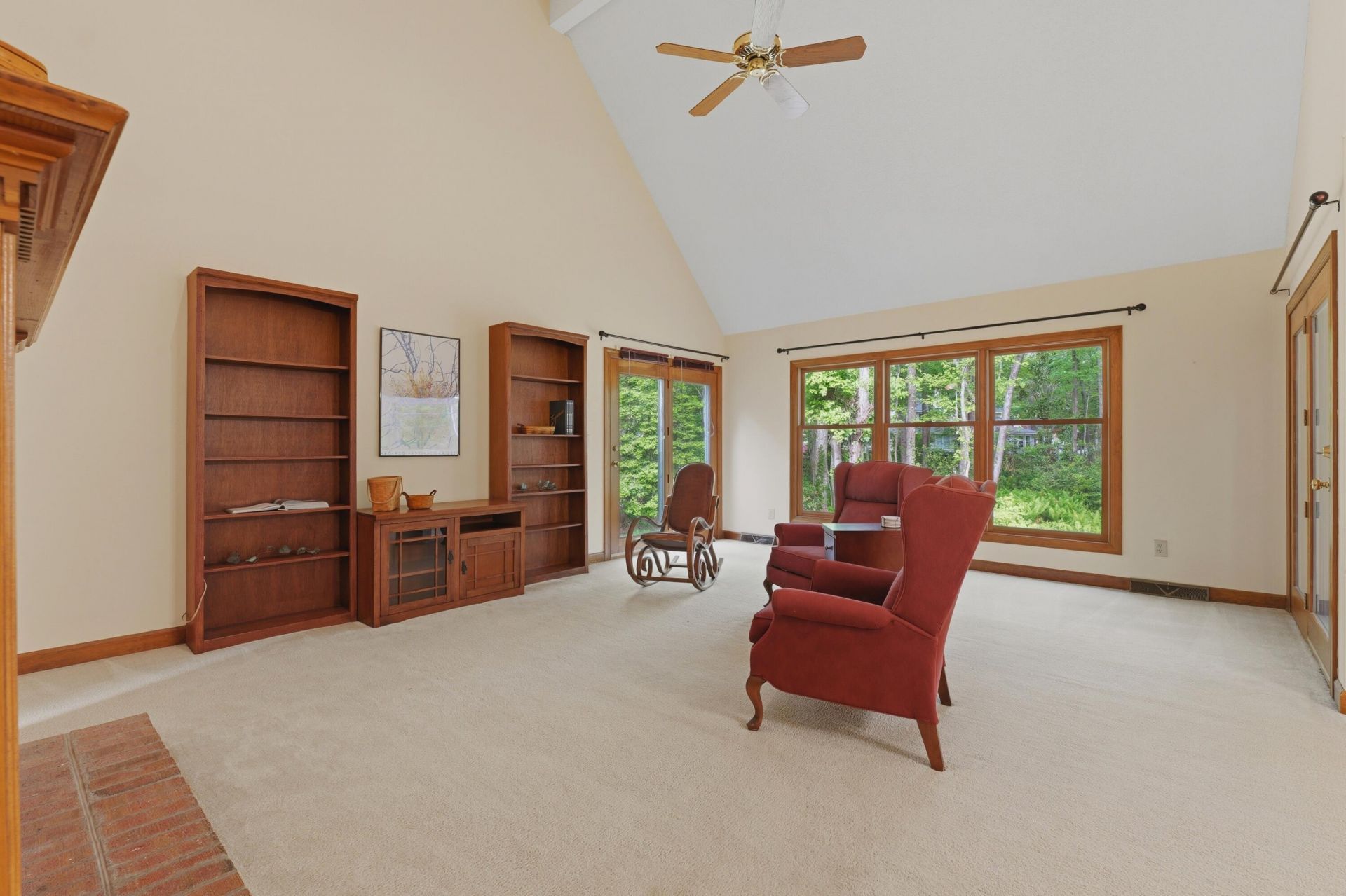 141 Beaverton Court Photo 11