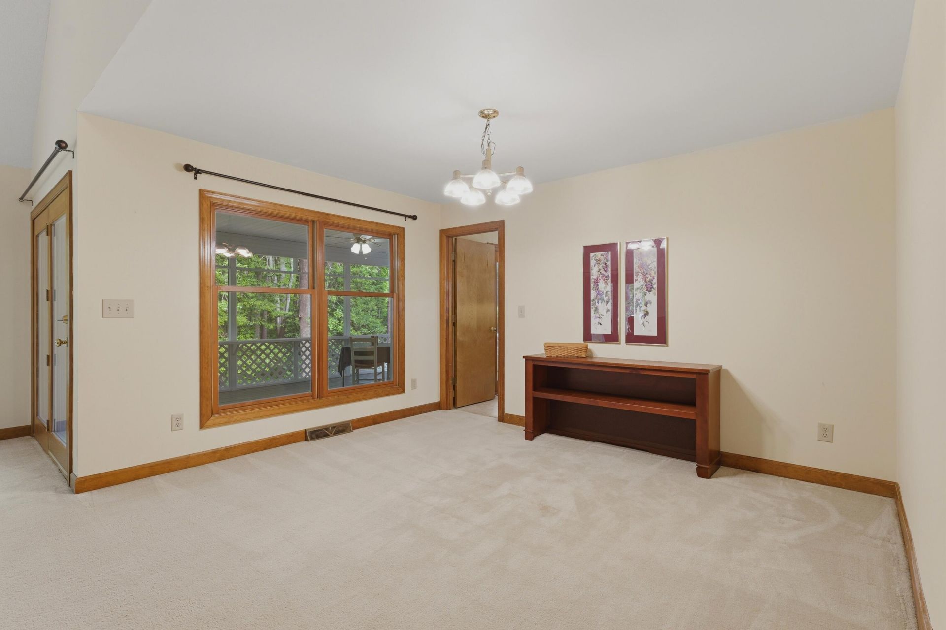 141 Beaverton Court Photo 15