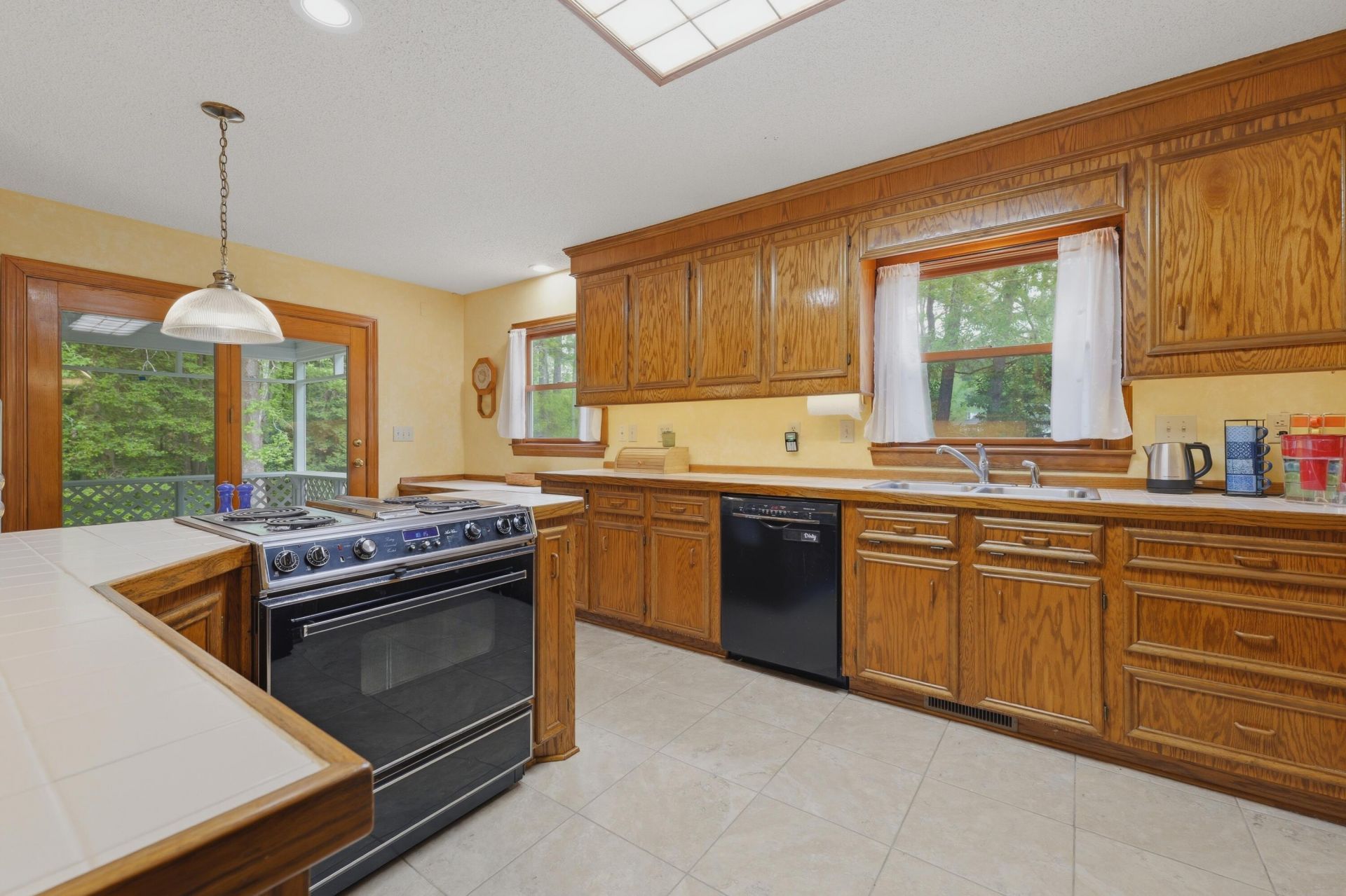 141 Beaverton Court Photo 22