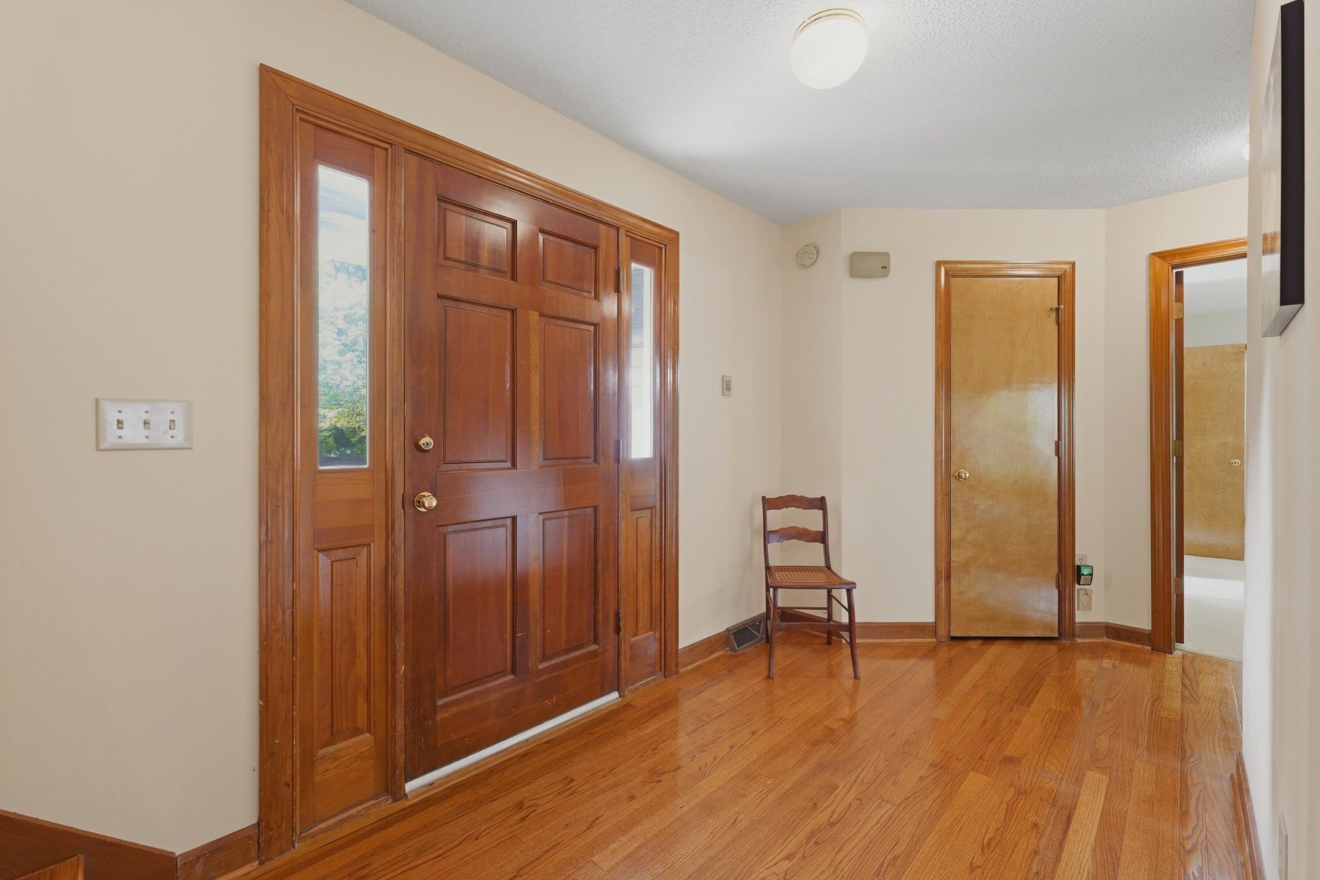 141 Beaverton Court Photo 3