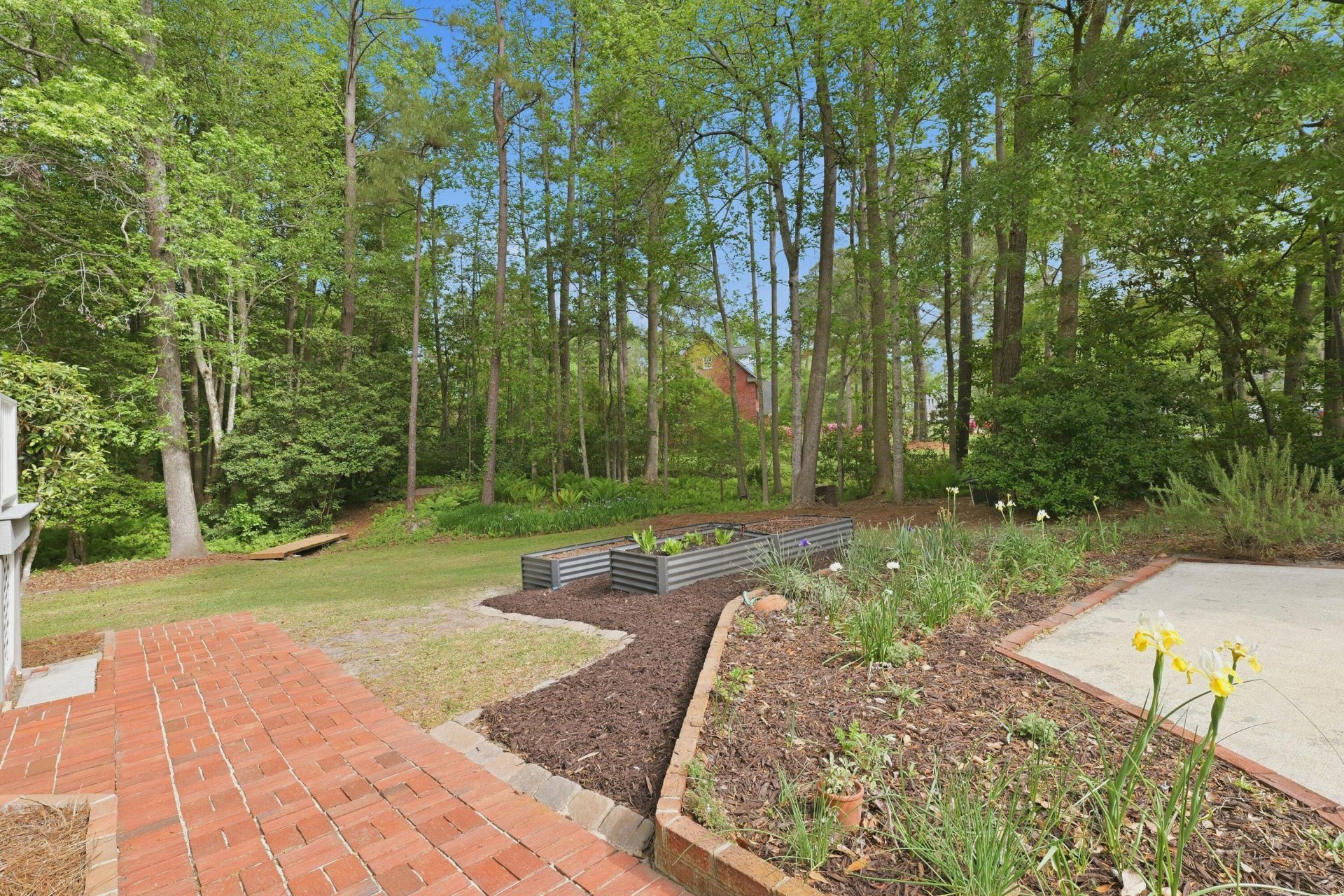 141 Beaverton Court Photo 38