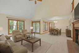 141 Beaverton Court photo 4