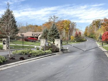 1551 Riverwood Lane, Powell, OH 43065