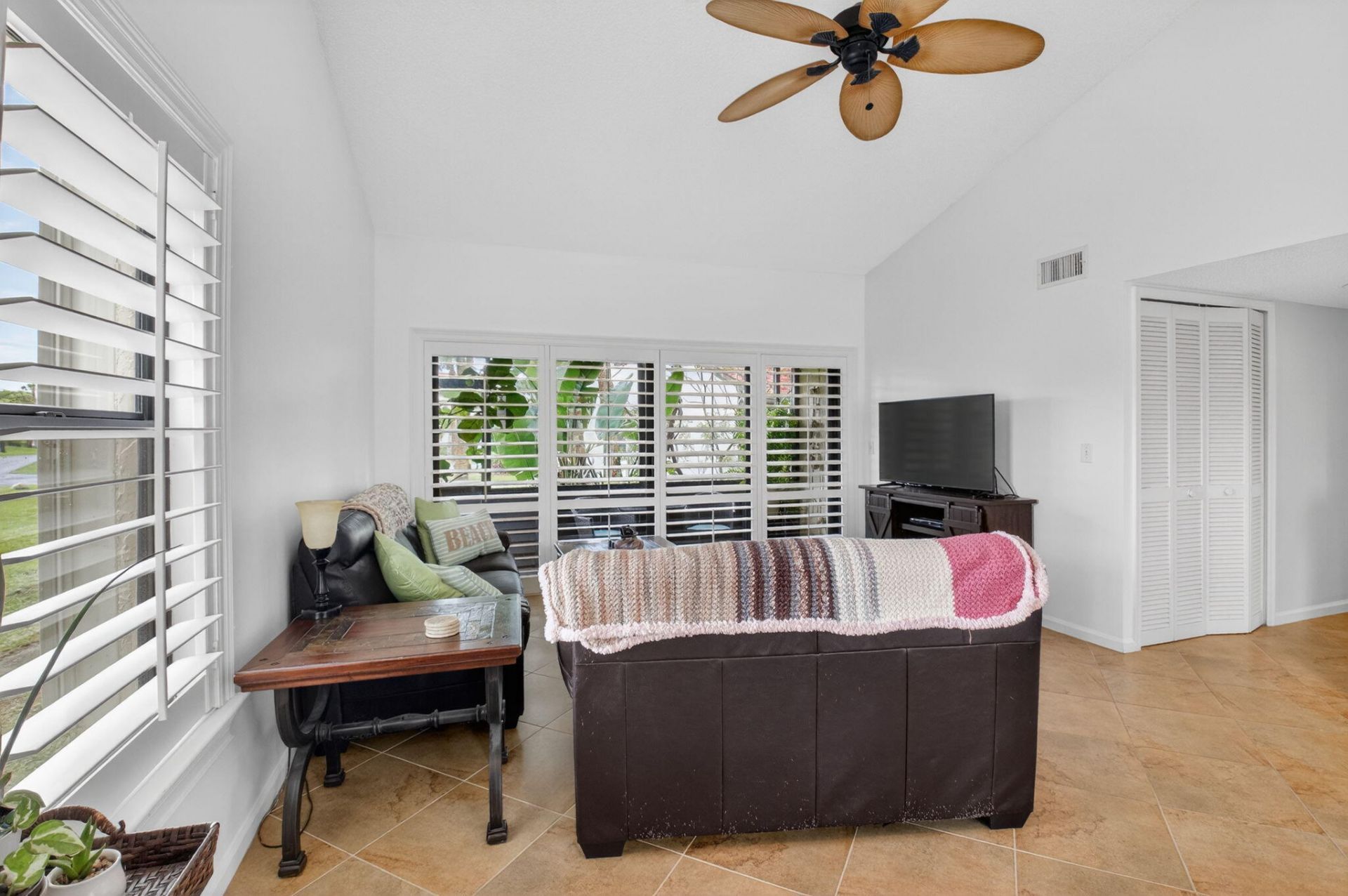 10 Vía De Casas Sur, Unit 101, Boynton Beach, FL 33426 Photo