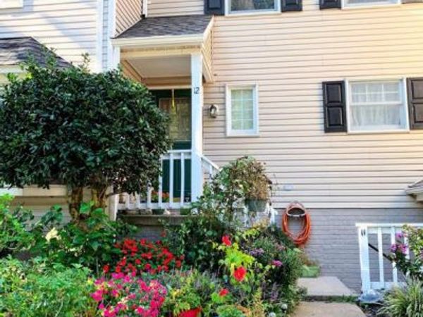 12 STONEWALL COURT, MIDDLEBURG, VA 20117