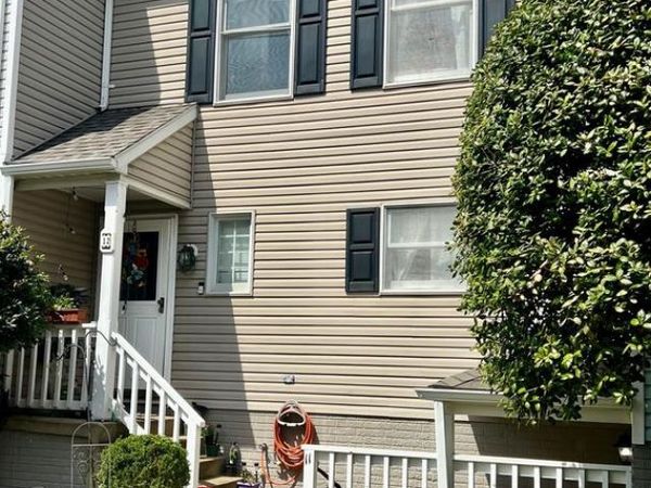 12 STONEWALL COURT, MIDDLEBURG, VA 20117