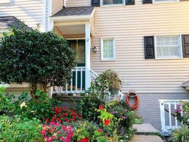 12 STONEWALL COURT, MIDDLEBURG, VA 20117