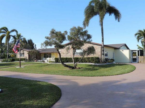 18901 SW 63rd St , Southwest Ranches, FL 33332