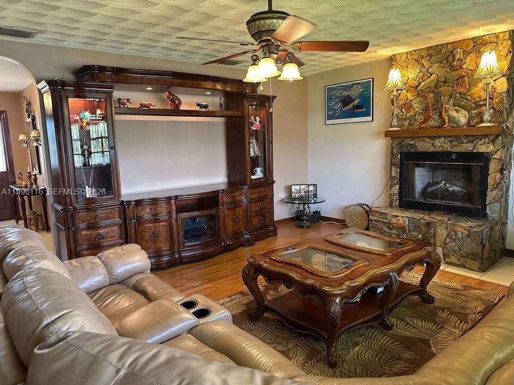 18901 SW 63rd St , Southwest Ranches, FL 33332 Photo