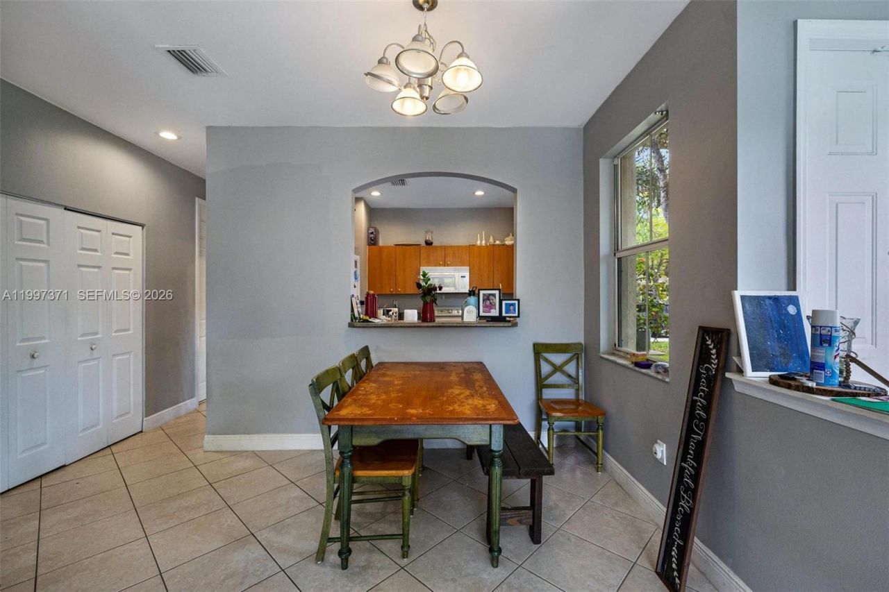 990 NE 42nd Pl, Homestead, FL 33033 Photo