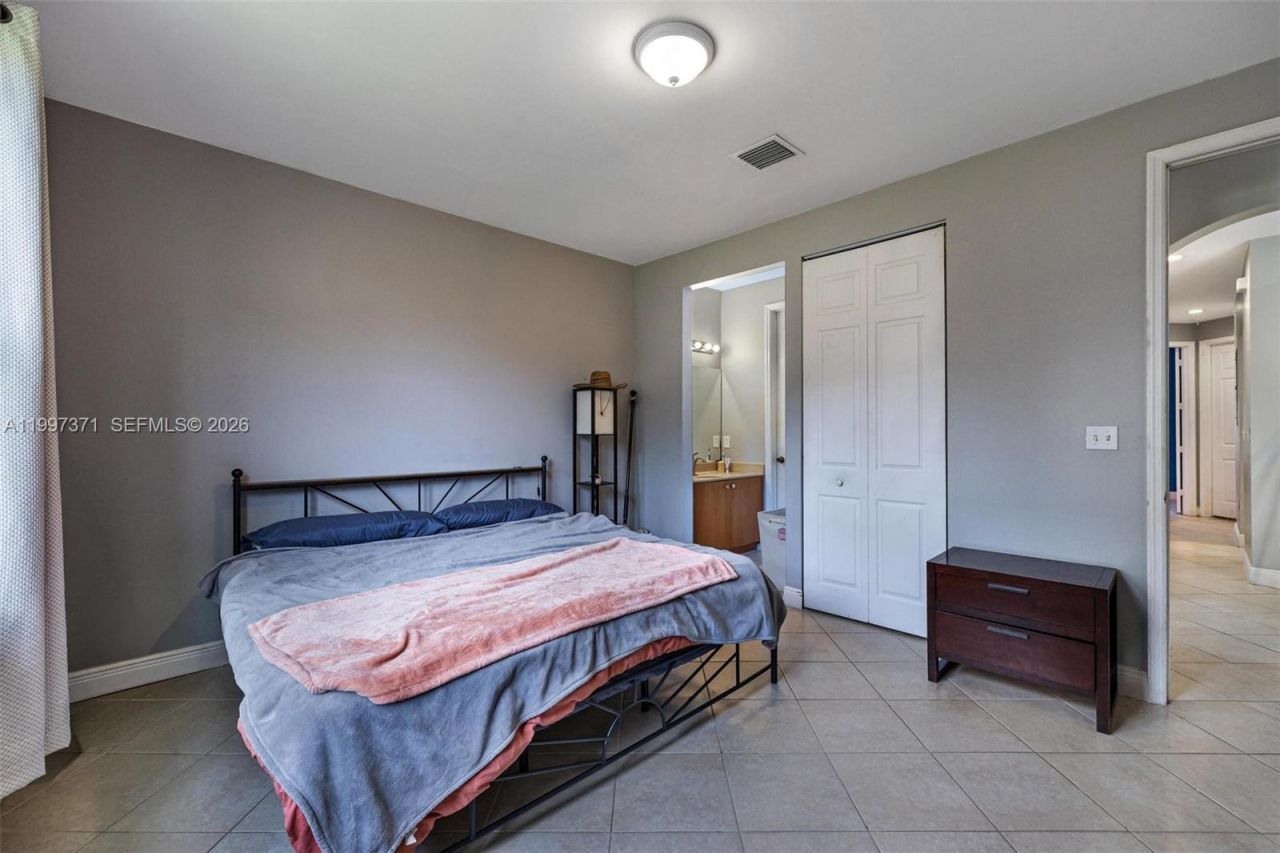 990 NE 42nd Pl, Homestead, FL 33033 Photo