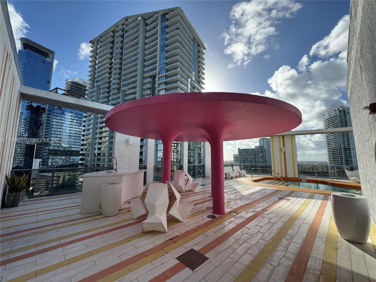 31 SE 6th St, Unit 303, Miami, FL 33131 Photo