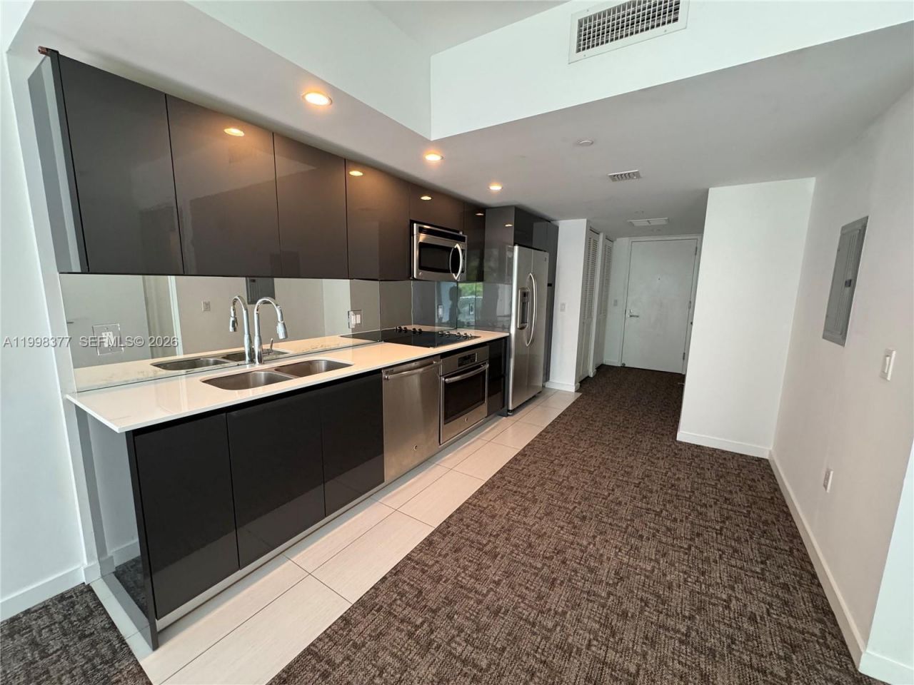 31 SE 6th St, Unit 305, Miami, FL 33131 Photo