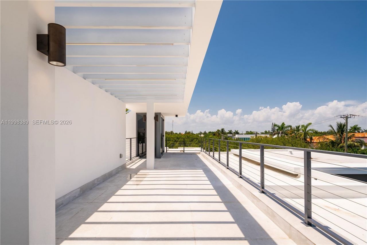 571 Glenridge Rd, Key Biscayne, FL 33149 Photo