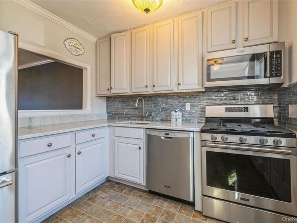 92 Cardinal Lane, Unit 92, Islip, NY 11751