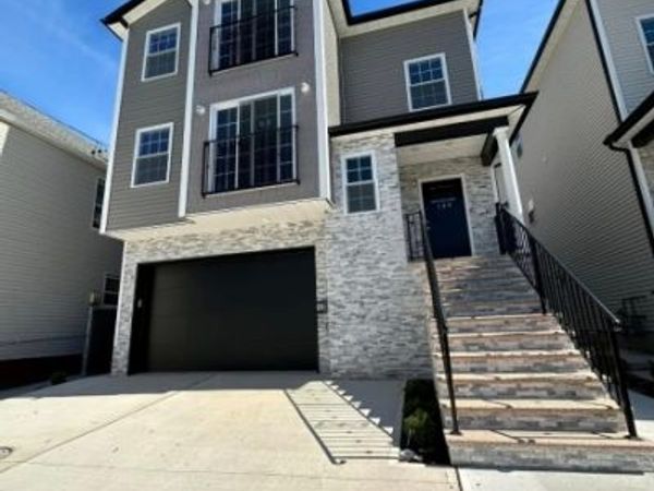 139 Court St, Elizabeth, NJ 07206