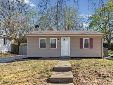 1313 NE 44TH Street, Kansas City, MO 64116