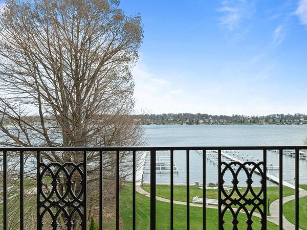 35 S Walworth AVENUE, Unit 401, Williams Bay, WI 53191